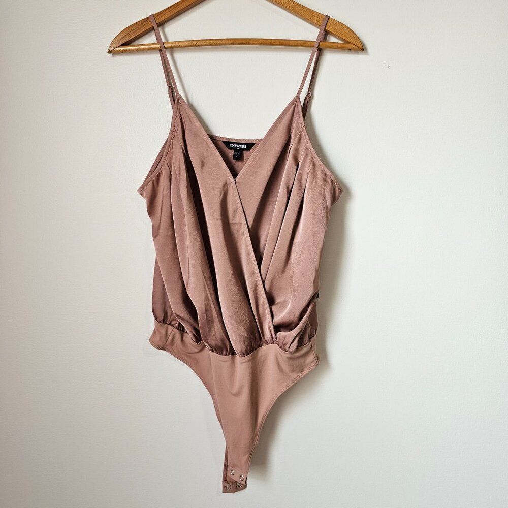 NWT EXPRESS BLUSH PLEATED SURPLICE NECK TANK BODYSUIT SIZE LARGE